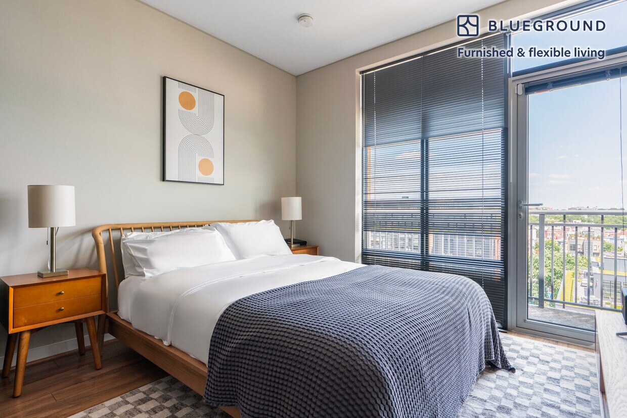 Foto principal - 1825 7th St NW