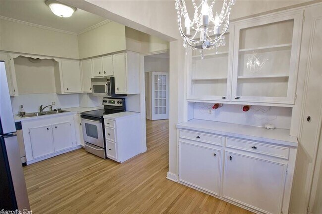 Foto del edificio - 1315 Kavanaugh Blvd