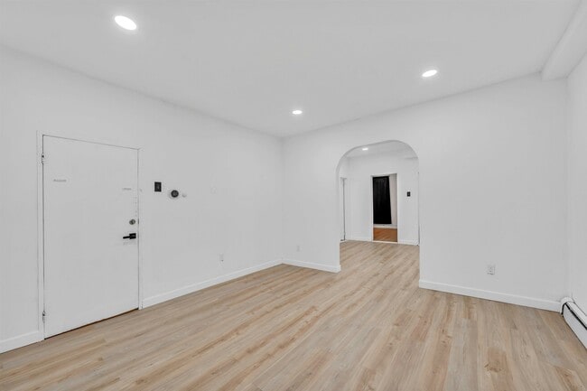 Building Photo - 110 34th St