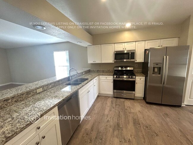 Building Photo - 1916 Bridgehampton Pl