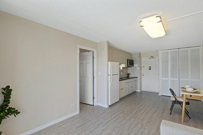 Building Photo - 1655 Makaloa St