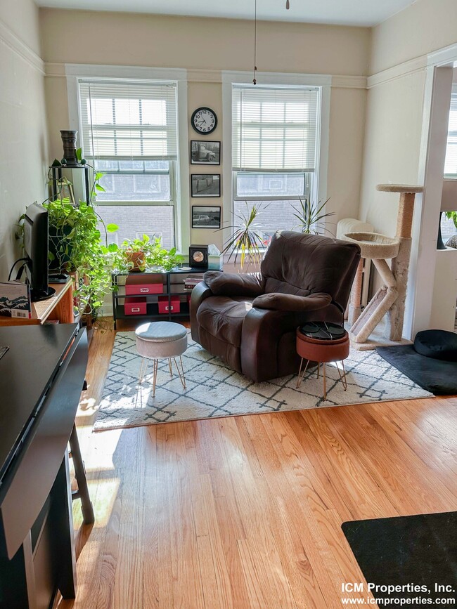 Foto del edificio - 5040 N Winchester Ave