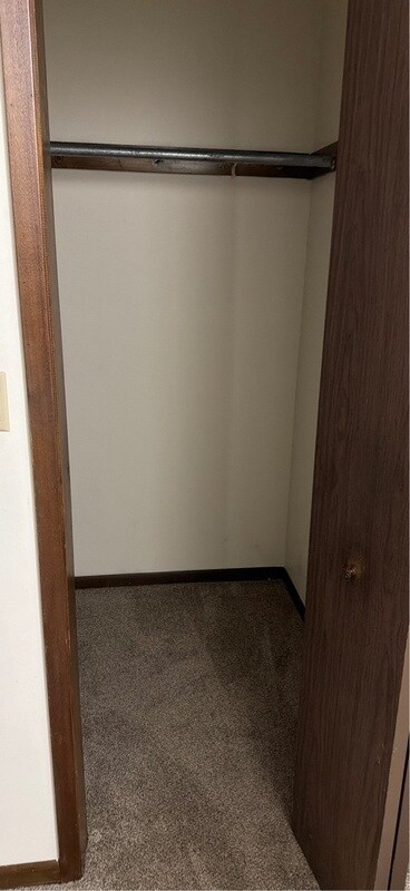 Foto del edificio - 524 Breezy Point Dr