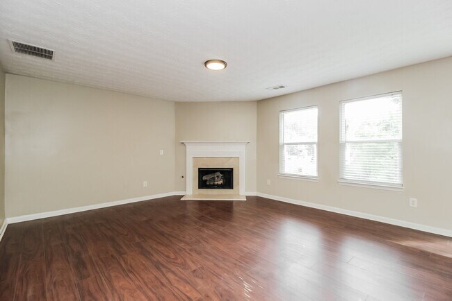 Foto del edificio - 9494 Lakeview Rd