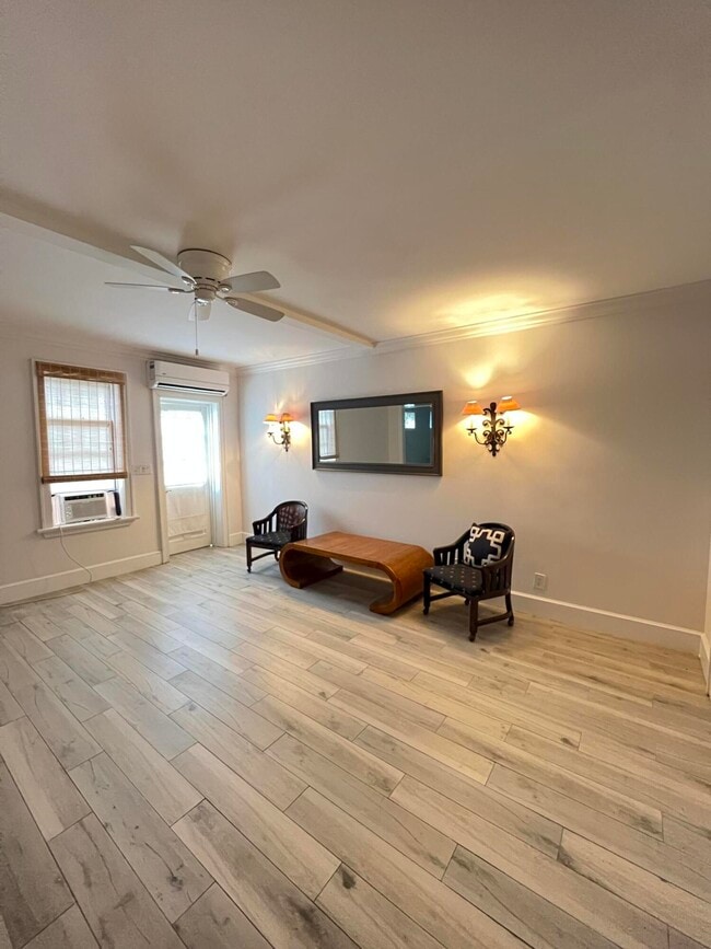 Foto del edificio - 318 S J St