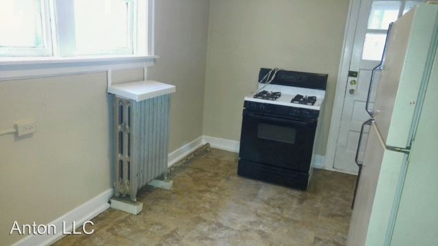 Primary Photo - 309 Memorial Dr