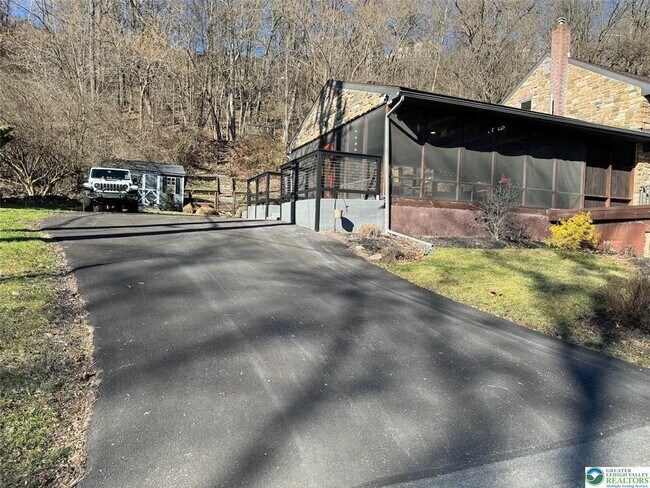Foto del edificio - 312 Lehigh Dr