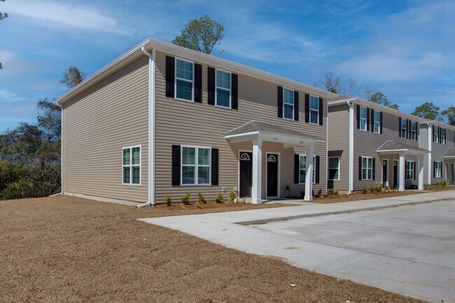 Foto del edificio - 2200 Cedarbrook Ct