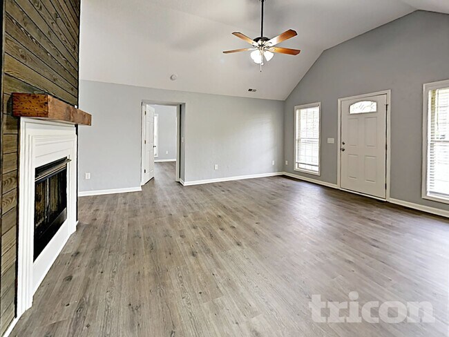 Building Photo - 5091 Daffodil Ln