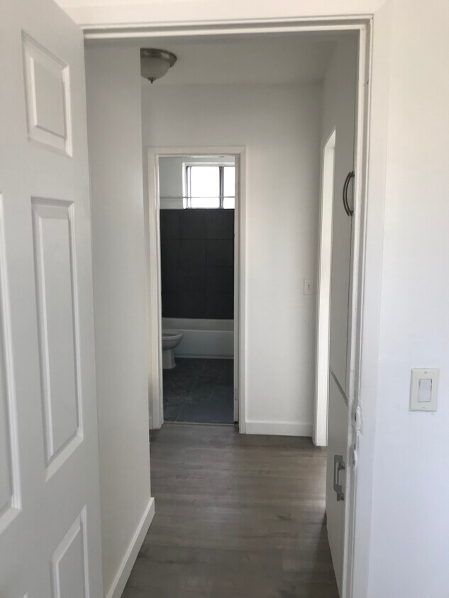 Half bath - 4444 S Centinela Ave