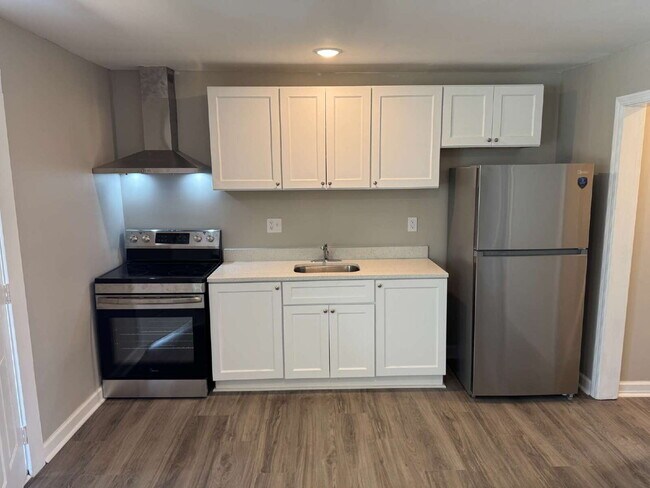 Building Photo - Cozy 1-Bedroom Gem in Greenville – Affordable W. GVL Apartment!