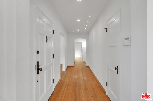 Foto del edificio - 1105 S Alfred St