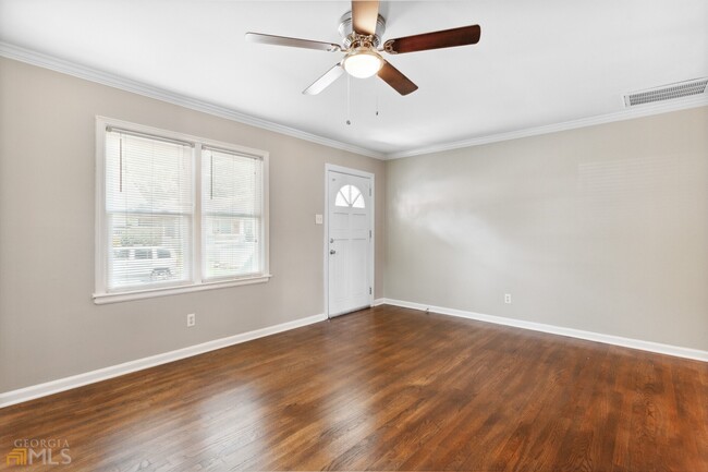 Foto del edificio - 820 Berkeley Ave NW