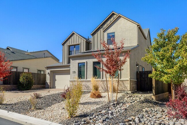 Foto del edificio - Beautiful 4BR/4BA home in the gated Copper View community. Features spacious living areas, mounta...