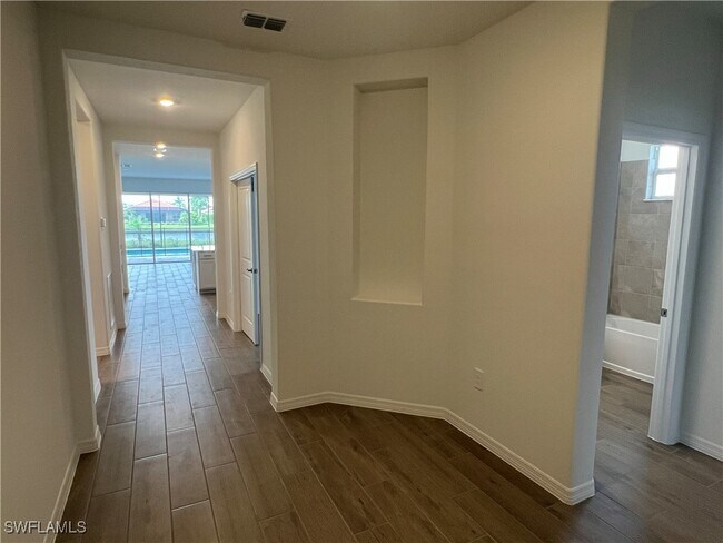 Foto del edificio - 2357 Avocado Ln