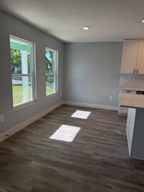 Building Photo - 521 Skyline Dr E