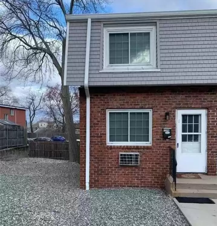 Primary Photo - 300 Smithfield Rd
