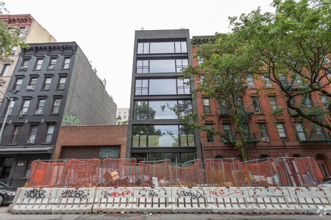 Building Photo - La Botanica Condos