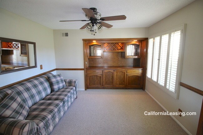 Foto del edificio - 26118 Rainbow Glen Dr