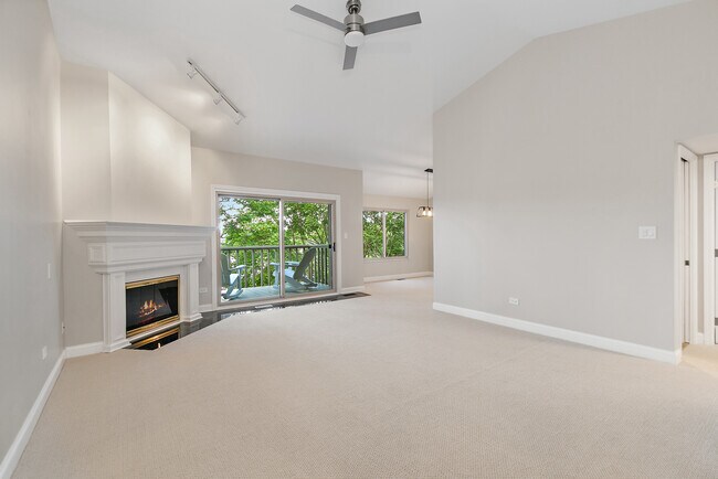Foto del edificio - 25 N Shoreline Rd