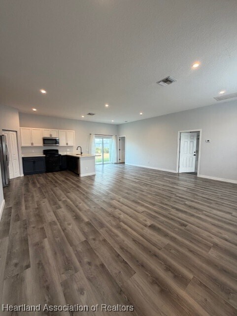 Foto del edificio - 73 Tobler Blvd NW