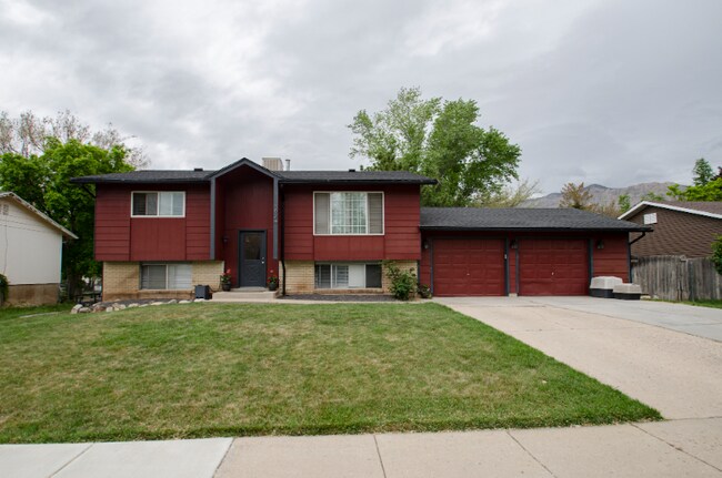Building Photo - 624 E 1700 N