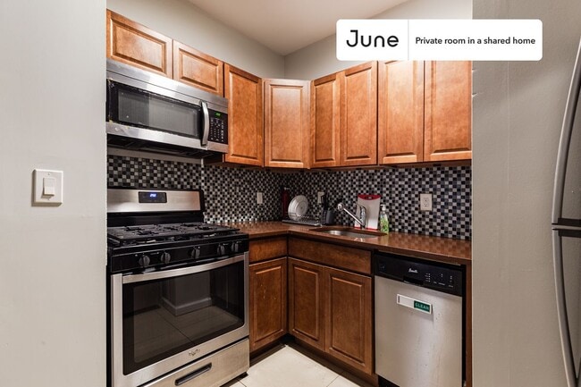 Foto del edificio - Room in Shared 3 bed/2 bath home