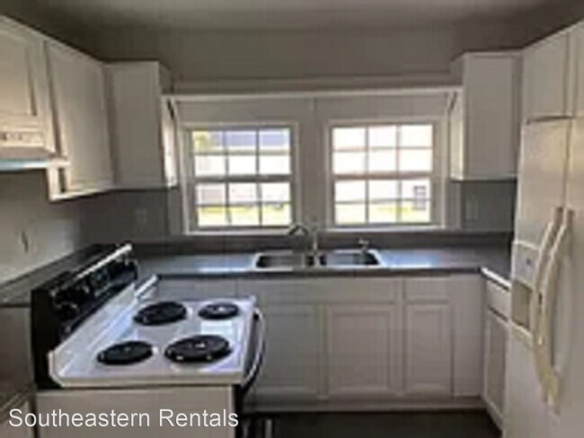 Foto del edificio - 3 br, 1 bath House - 825 Mill St