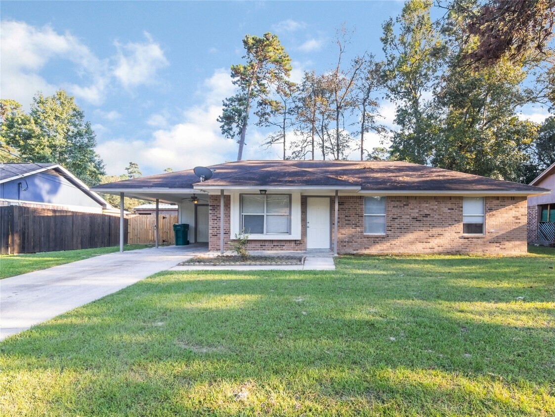 Primary Photo - 206 N Forest Dr