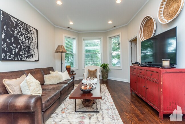 Foto del edificio - 839 Lyman Ave