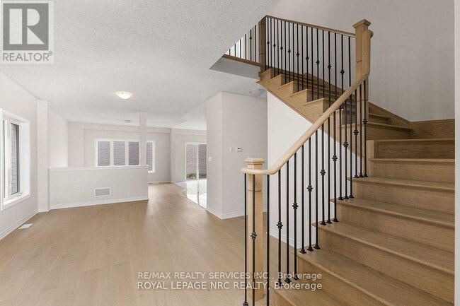 Building Photo - 106 Palace St