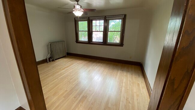 Sala de estar - 2143 N 67th St