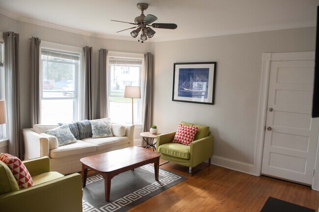 Livingroom - 90 Longwood Avenue