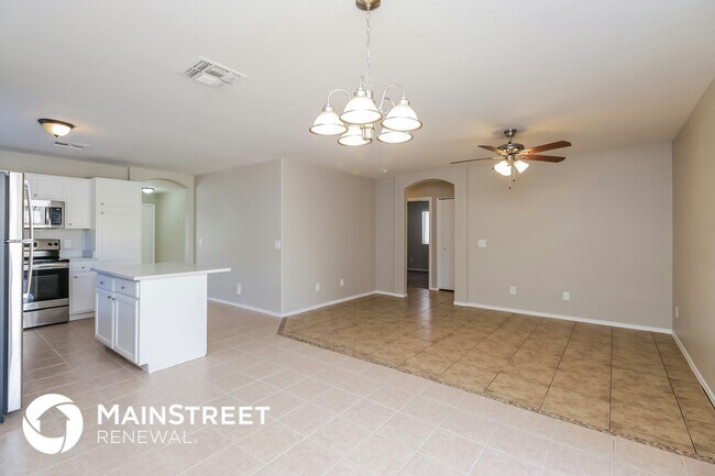 Foto del edificio - 6242 W Illini St