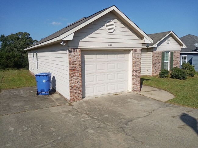 Building Photo - 6107 Crossbow Dr