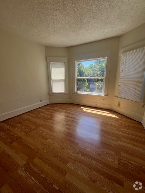 Building Photo - 3904 N Albina Ave