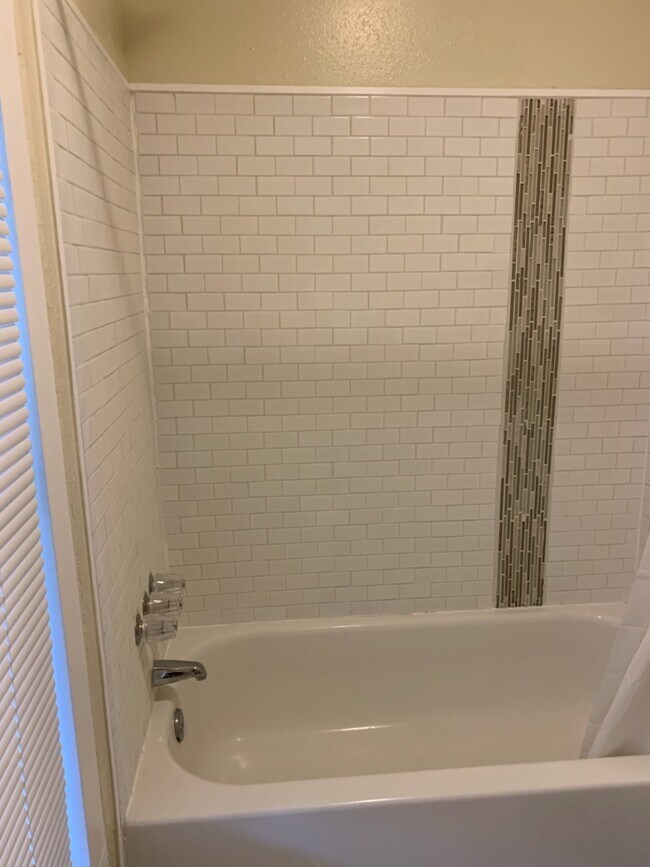 Foto del edificio - 235 NE 76th Ave