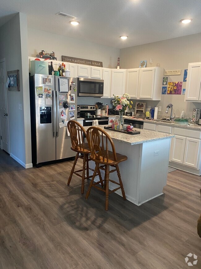Orchard Park Short Term Apartments for Rent Wichita, KS 3 Rentals