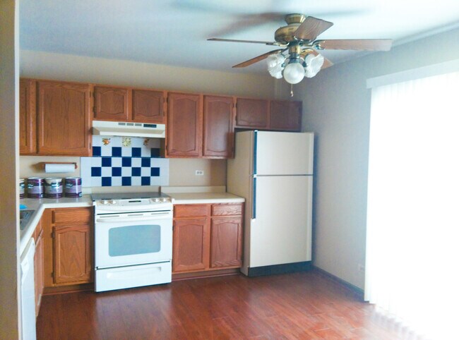 Building Photo - 2702 Prairieview Ln S