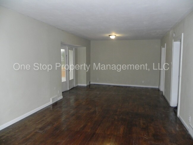 Building Photo - 2530 S Sterling Ave