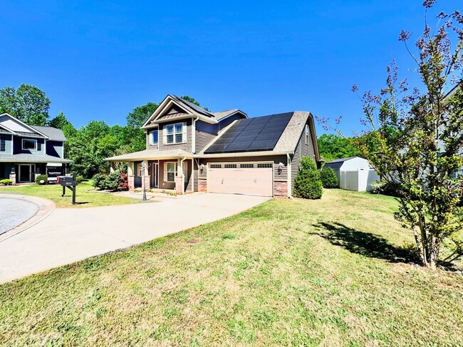 Building Photo - Beautiful home