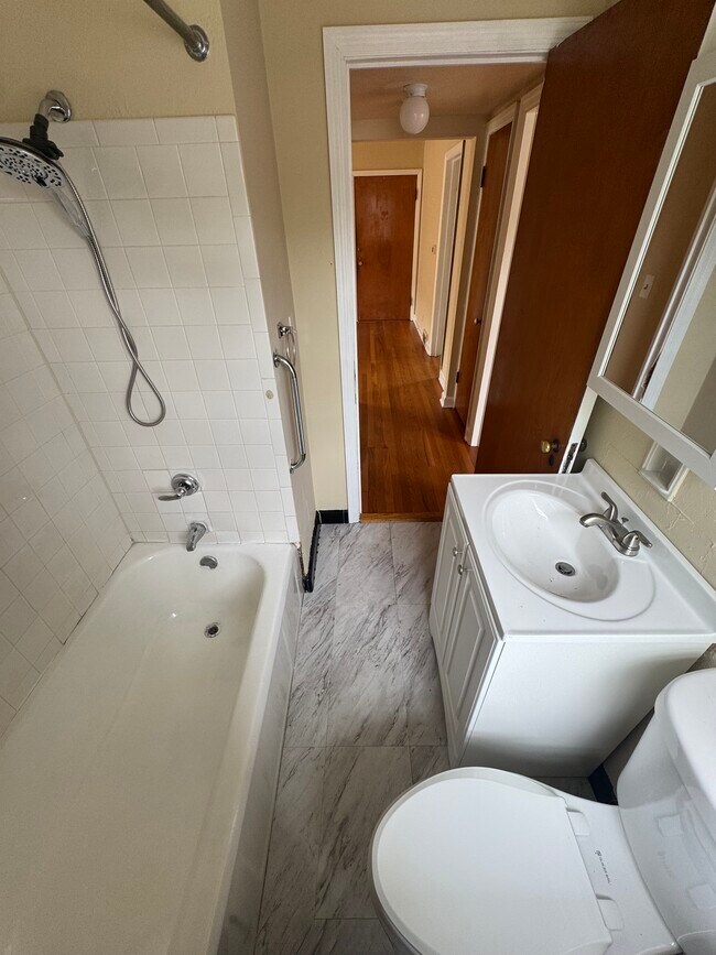 Foto del edificio - 2921 N 76th St
