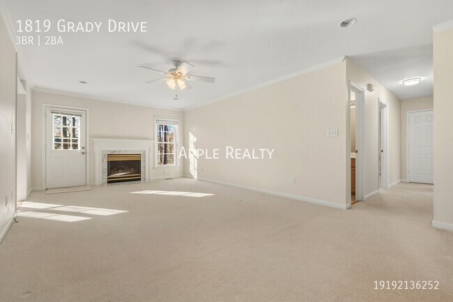 Photo - 1819 Grady Dr House