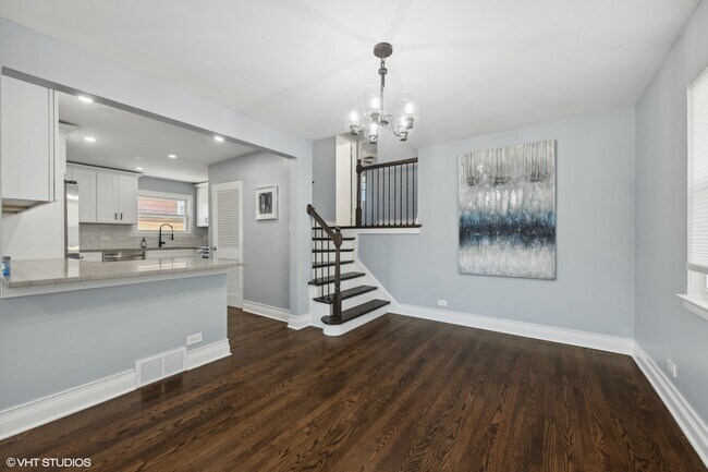 Foto del edificio - 910 Meadowcrest Rd