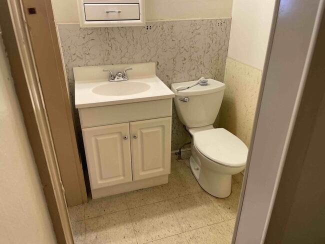 Foto del edificio - 304 1/2 N Meridian St