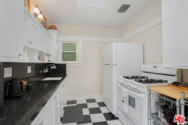 Foto del edificio - 431 Linnie Canal