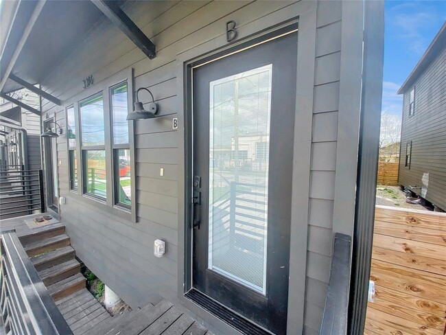 Building Photo - 3316 Bacchus St