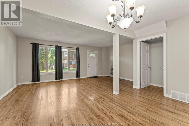 Building Photo - 5535 Coronation Ave