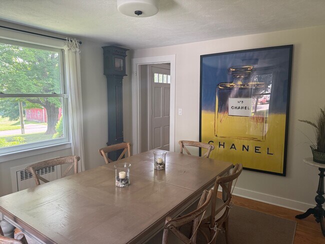 Foto del edificio - 142 Tanner Marsh Rd