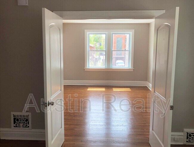 Building Photo - 4021 Dover Pl